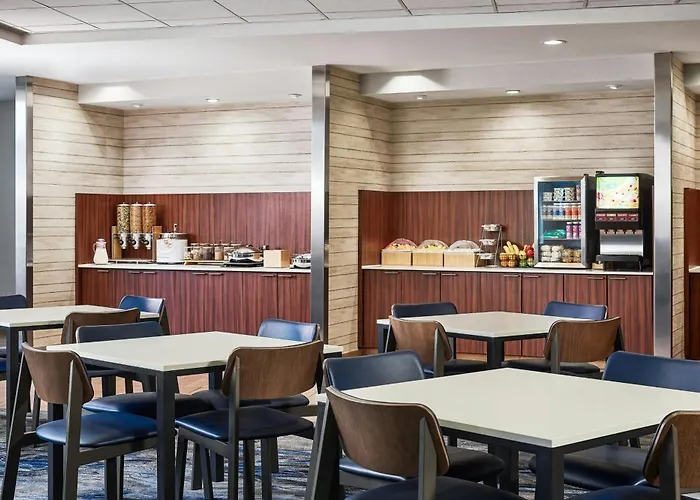 Fairfield & By Marriott 3* Sheridan
