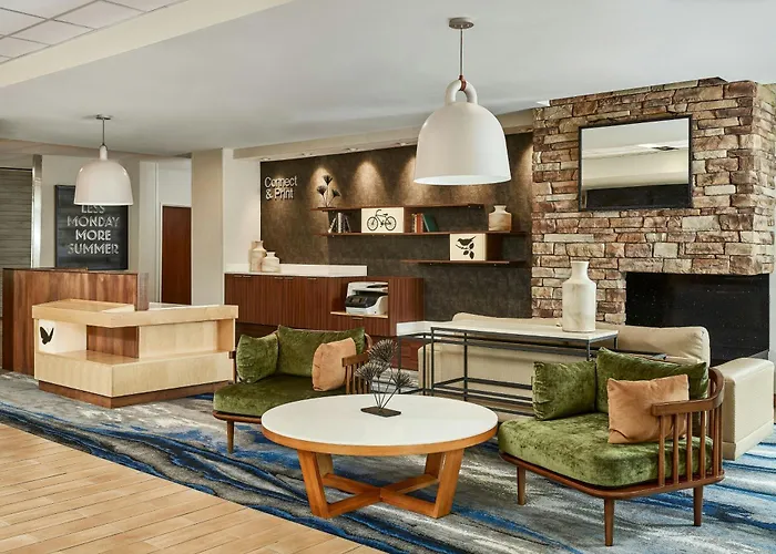 Hotel Fairfield & By Marriott