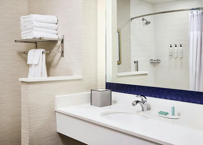 Hotel Fairfield & By Marriott