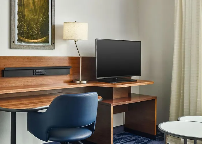 Hotel Fairfield & By Marriott 3*