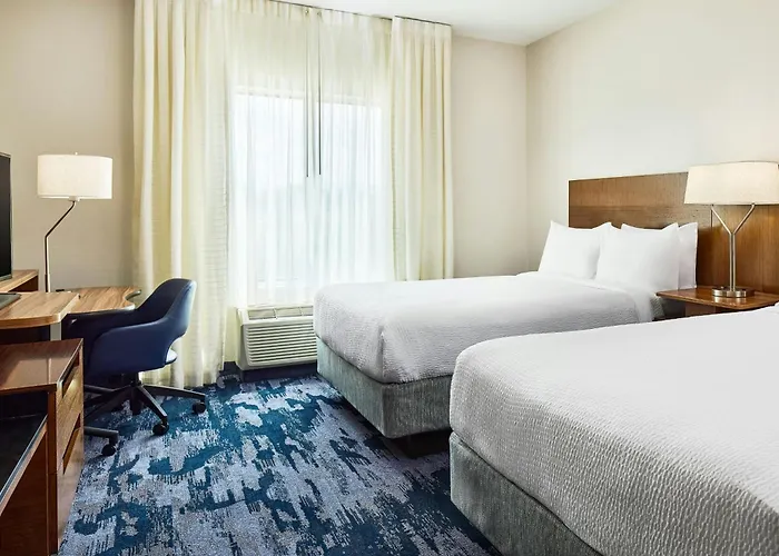 Hotel Fairfield & By Marriott