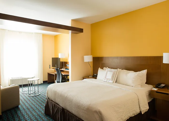 Hotel Fairfield & By Marriott